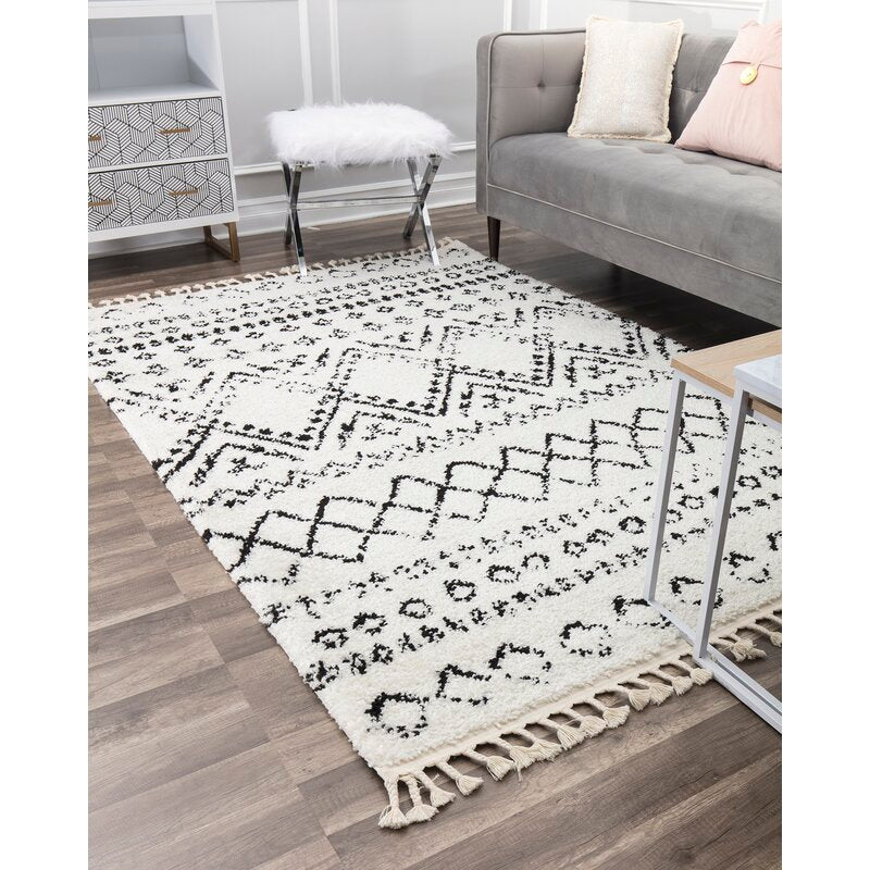 Reena White Black Area Rug-8'x10'