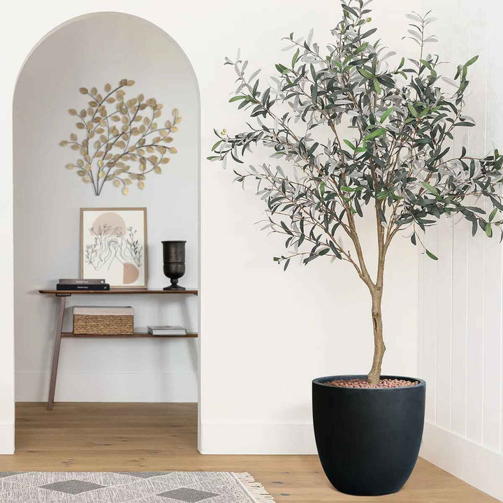 Acushnet Pot Planter