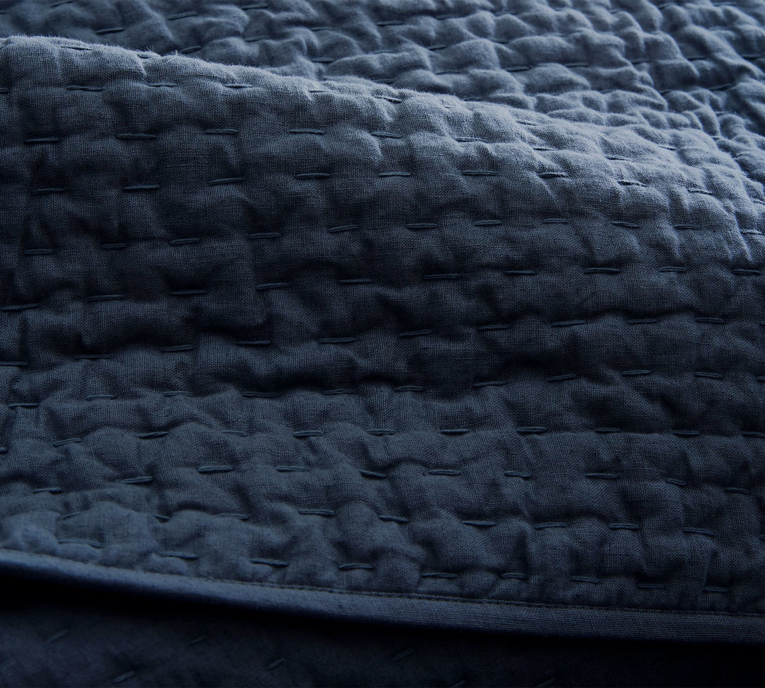 Pick Stitch Handcrafted Cotton Linen Quilt-Queen
