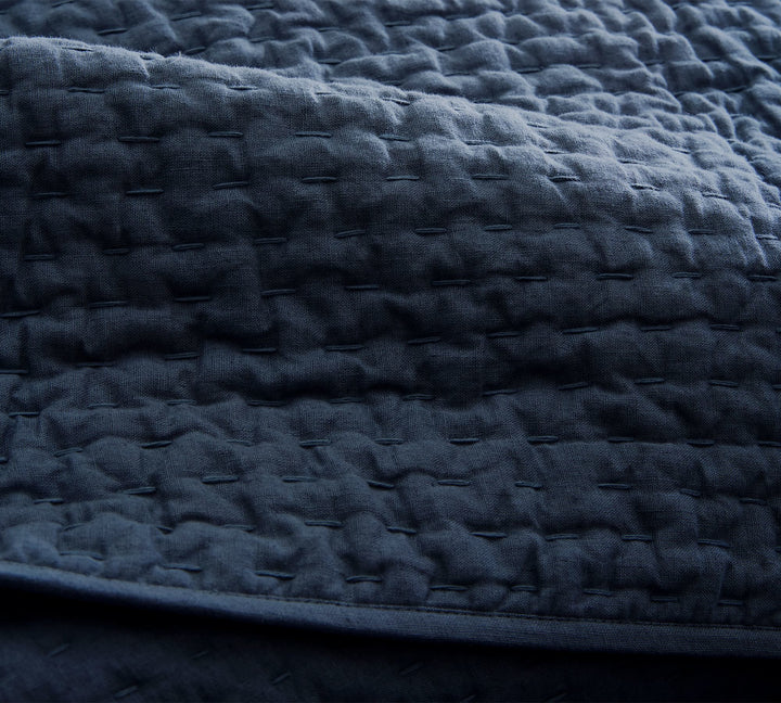 Pick Stitch Handcrafted Cotton Linen Quilt-Queen