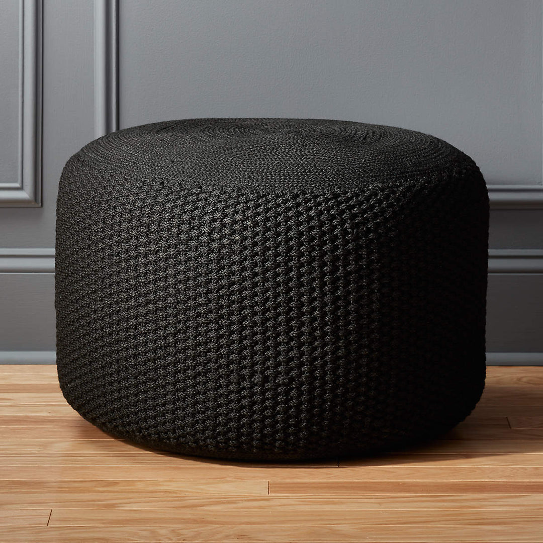 CRISS KNIT BLACK POUF