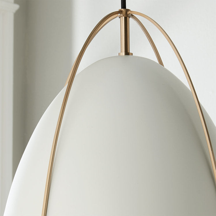 Bentlee Pendant Medium