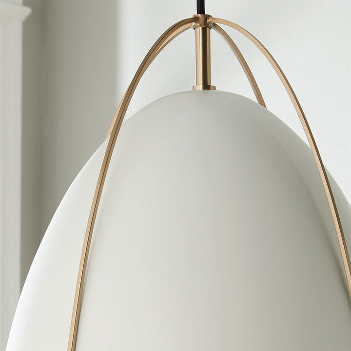 Bentlee Pendant Medium