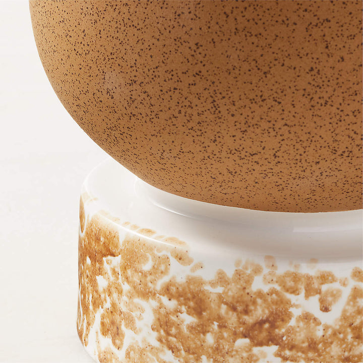 Descanso Brown And White Planter