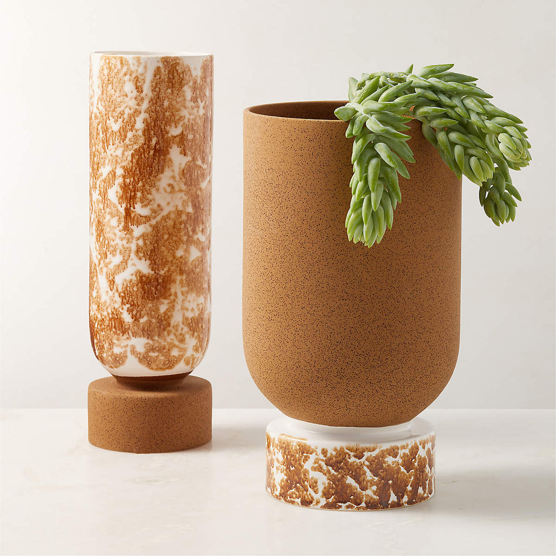 Descanso Brown And White Vase