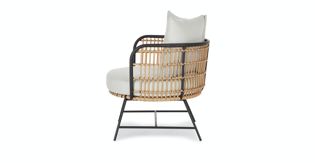 Onya lily white lounge chair