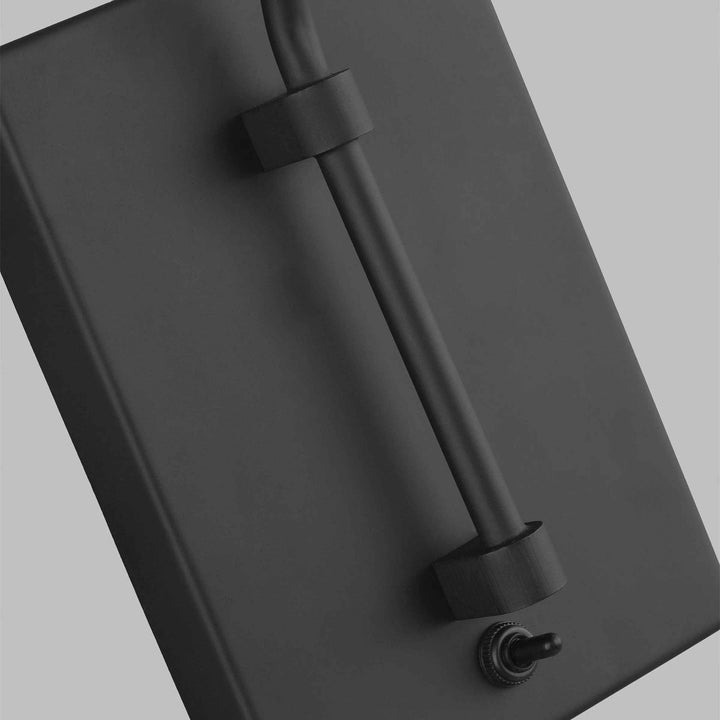 ED Ellen DeGeneres Simon 1 - Light Swing Arm