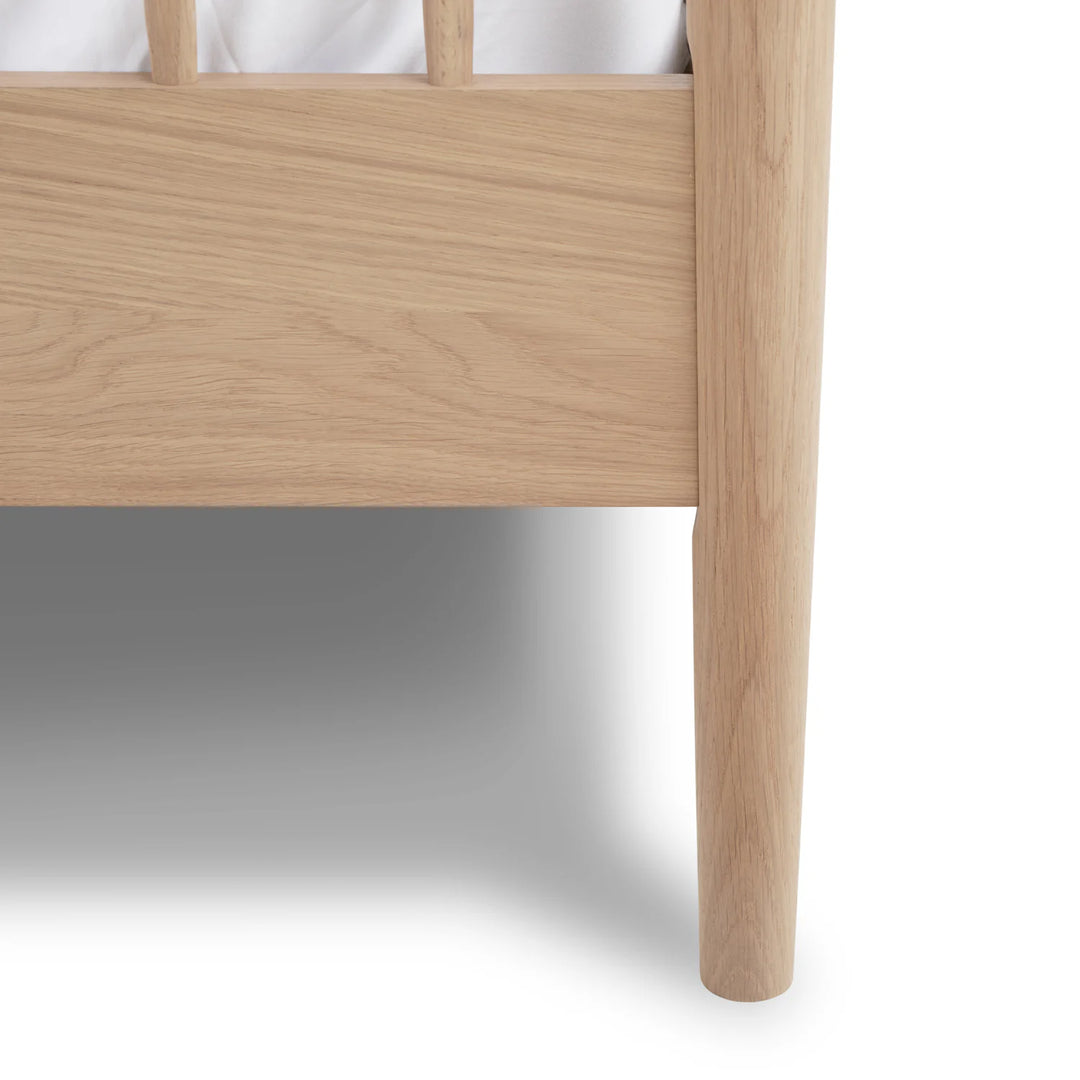 Lenia Bed White Oak Twin