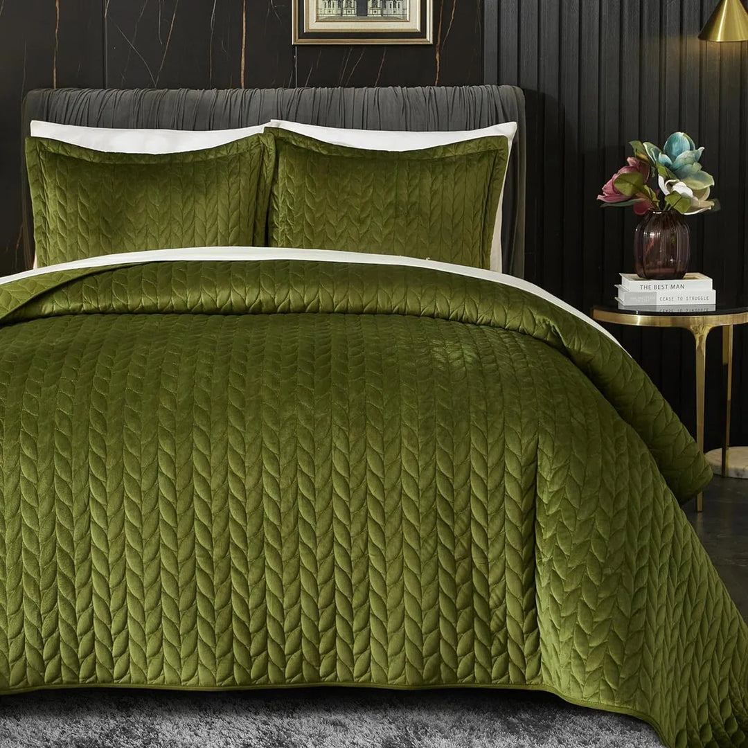 King Velvet Quilt Set with 2 Pillow Shams By HYPREST