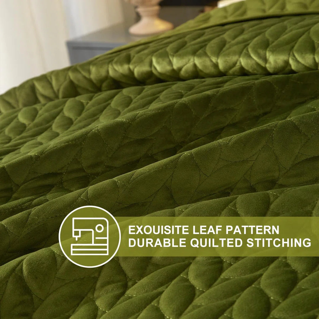 King Velvet Quilt Set with 2 Pillow Shams By HYPREST